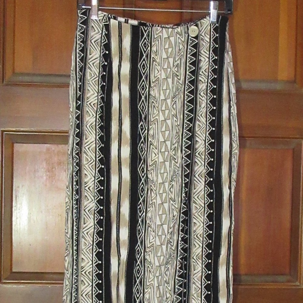 Straight Line Wrap Midi Skirt SOLITAIRE W26
